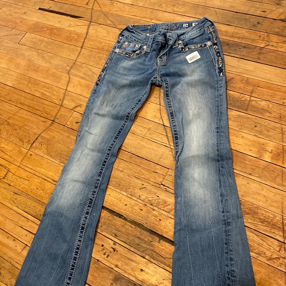 Miss Me size 25. Inseam 33
